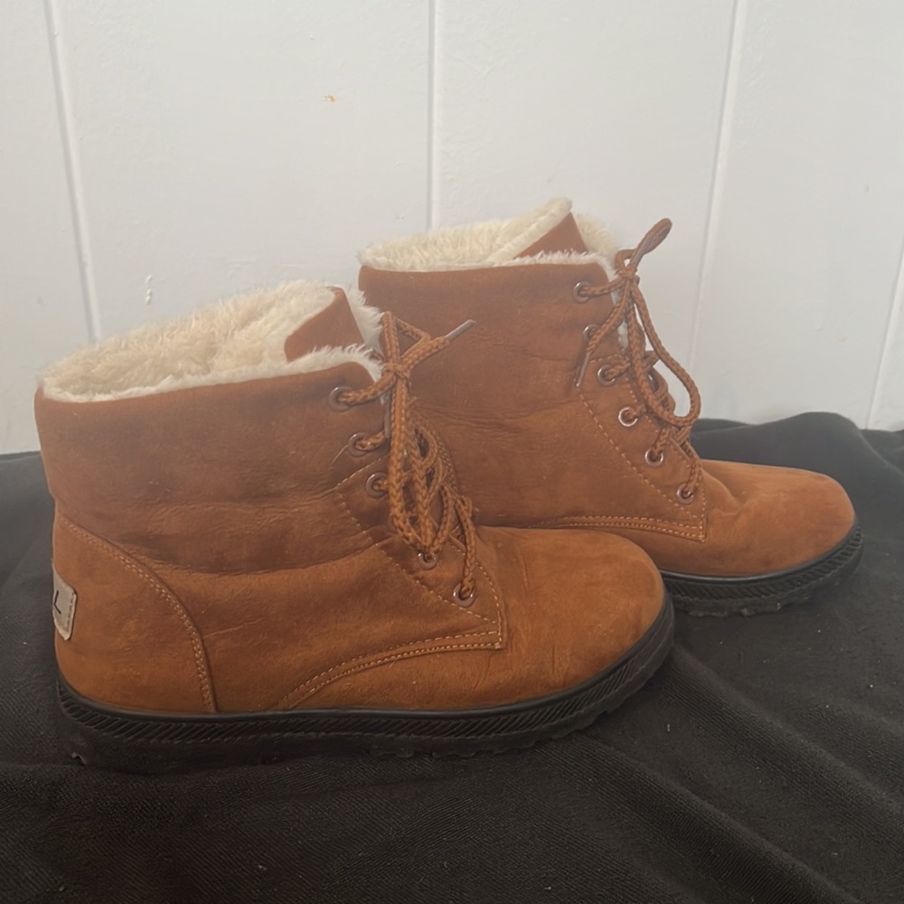 SQL Cozy Boots - Picture 2 of 6